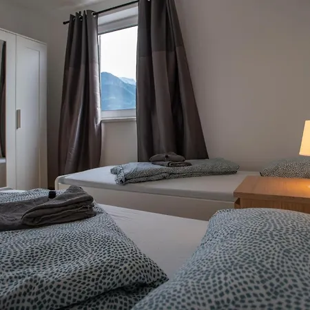 East Side I Free Street Parking Апартаменти