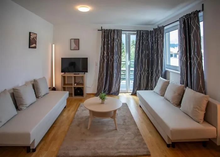 East Side I Free Street Parking Innsbruck