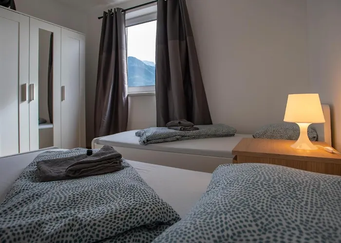 East Side I Free Street Parking Apartmán