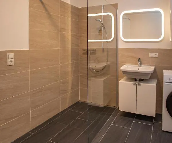 East Side I Free Street Parking Innsbruck